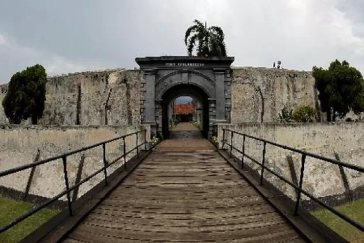Benteng Marlborough masih kokoh andalan wisata Bengkulu   (tangkapan layar @paradizhop.blogspot.com)