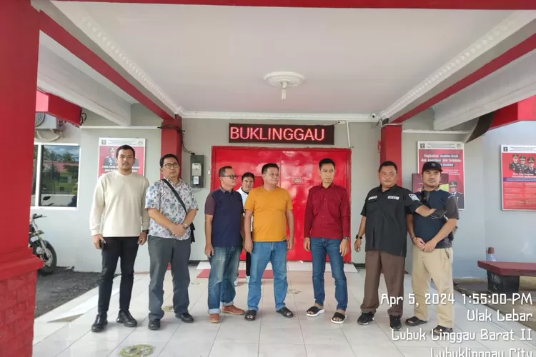 Penyerahan berkas dan tersangka setelah dinyatakan P-21 dari piak kepoisian kepada Kejari Lubuklinggau    (dok)