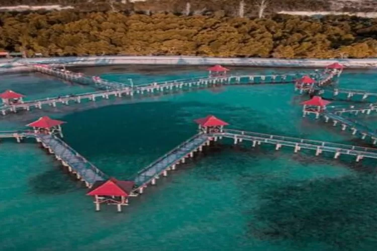 Suasana keindahan pulau ratu (www,pariwisata.gorontaloprov.go.id)