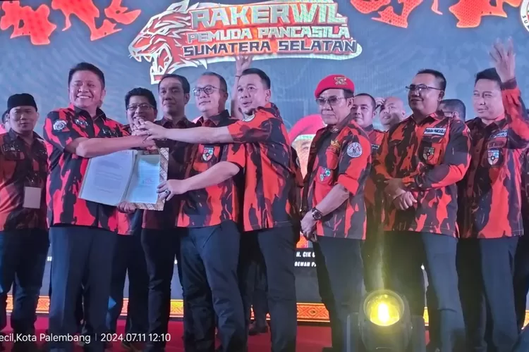Foto bersama Sekretaris Jenderal Pemuda Pancasila (Sekjen PP) Arif Rahman (Yanti/KetikPos.com)