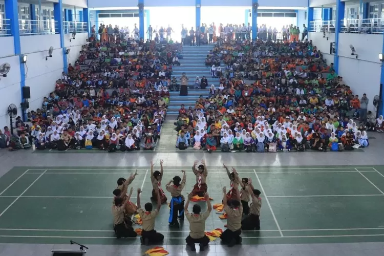 Siswa SMKN 2 Palembang saat mengikuti MPLS (Yanti/KetikPos.com)