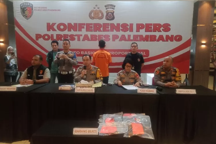 Kombes Pol Harryo Sugihhartono, Selasa (24/9/2024) di Polrestabes Palembang saat memimpin pers rilis. (Dok Ist/KetikPos.com)