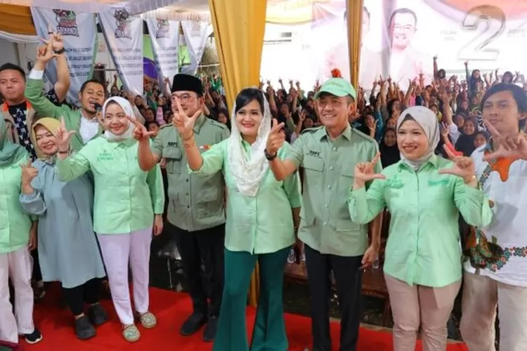 Foto Bersama Ratu Dewa Prima Salam (RDPS) dalam Acara Ngobrol Bareng Srikandi  (Yanti/DN/KetikPos.com)