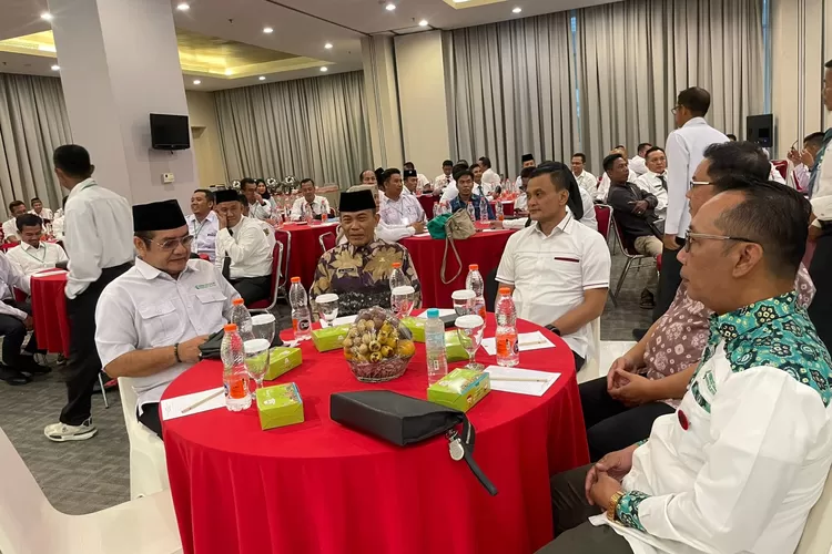 Selama dua hari, 2-3 November Forum Corporate Social Responsibility (CSR) Sumatera Selatan menggelar Seminar Pemberdayaan Ekonomi Desa, di Hotel Amaris Palembang. Sekitar 250 kepala desa (Kades) antusias mengikuti seminar tersebut. Bahkan sempat membeludak tapi panitia terpaksa memberlakukan peserta (dok)