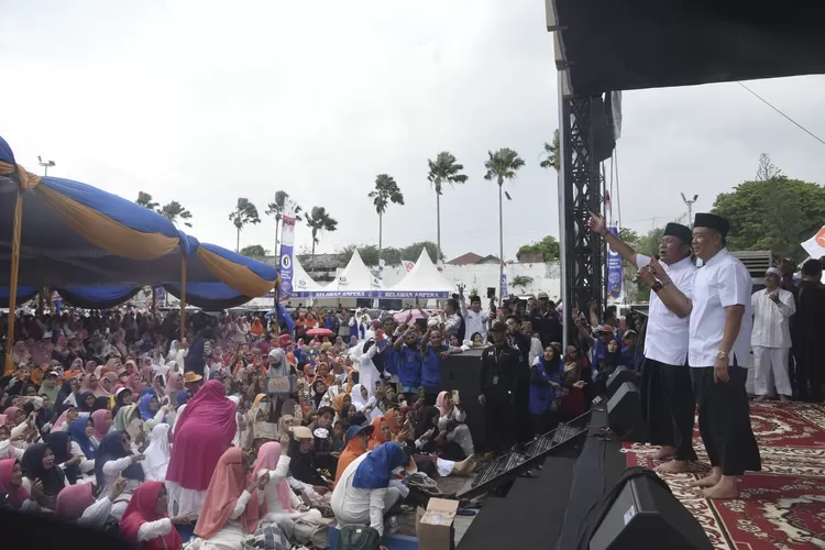 HDCU pimpin langsung zikir akbar di Pelataran BKB.Hadir juga Ustad Maulana dan uastad penyanyi, Opick (dok)