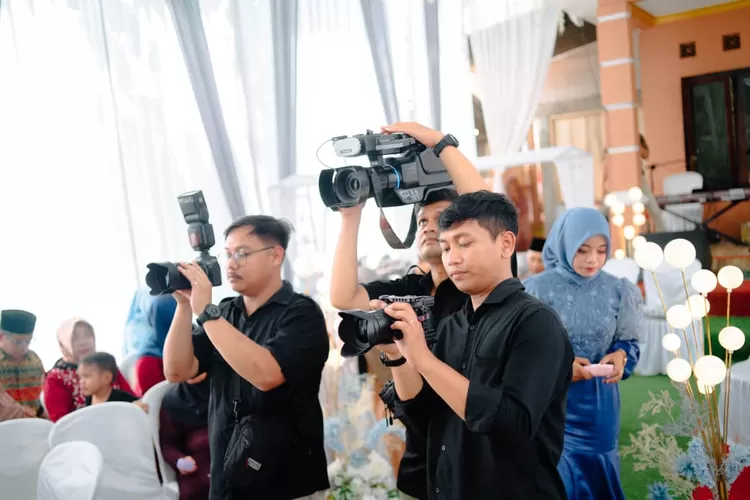 rjun, yang lebih dikenal dengan nama Arjunesia, adalah seorang fotografer dan videografer asal Jawa Tengah yang telah menempuh perjalanan panjang untuk mencapai kesuksesan. Di balik nama besar yang kini dikenal di media sosial, ada cerita penuh perjuangan dan dedikasi yang patut diacungi jempol. (dok)