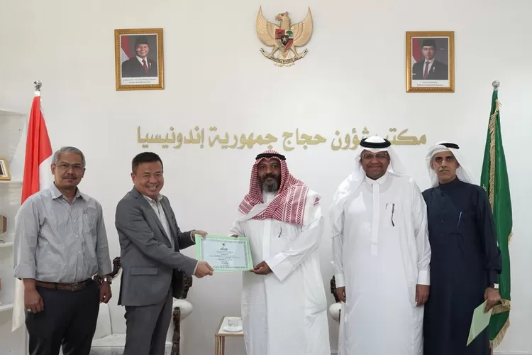 Bahas layanan jemaah umroh 