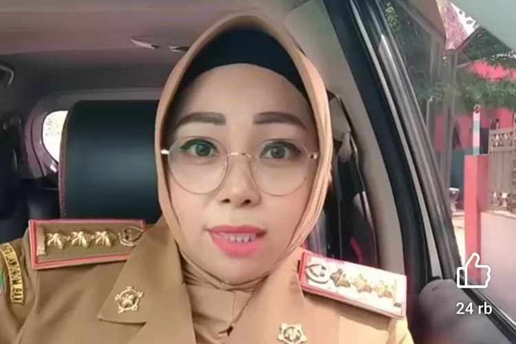PNS Cantik Bicara Janda Seperti Metromini, Netizen Heboh! (Instagram @avriZN)