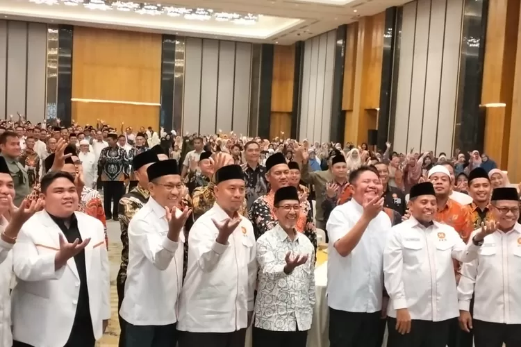 Foto bersama Gubernur Sumsel H.Herman Deru (Yanti/ketikPos.com)