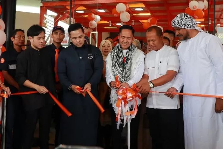 Foto bersama Wali Kota Palembang, Drs. Ratu Dewa, M.Si (Yanti/KetikPos.com)