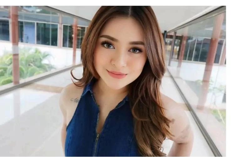 Nathalie Holscher menolak untuk meminta maaf pada warga Sidrap sesuai tuntutan Bupati. (Instagram/nathalieholscher)