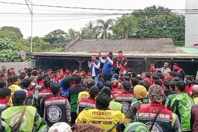 Ratusan Ojol Saat Menggelar Konsolidasi Persaiapan Unras pada 20 Mei 2025  (Dok Ist/KetikPos.com)