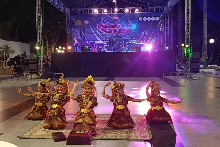 Ketika Jemari Menari, Tradisi Bernyanyi: Tanggai Sanggar Nago Besaung Membius Parade Bunyi&rsquo;an 2025 (dok)