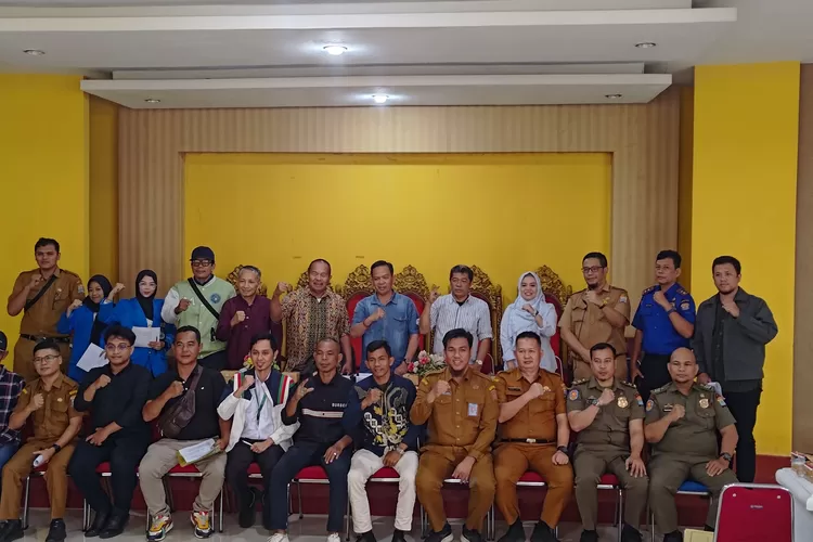 Tim Juri Perahu Motor Hias dan sebagian peserta saat technical meeting di Bisa Pariwisata Palembang (dok)