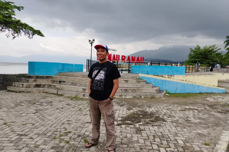 Penulis: Darwin Effendi  Dosen Univ. PGRI Palembang  Penulis Kumcen &ldquo;Sekelumit Kisah Cinta&rdquo;, Kumpuis &ldquo;Sajak Bersama Kopi&rdquo;  &nbsp; (dok)