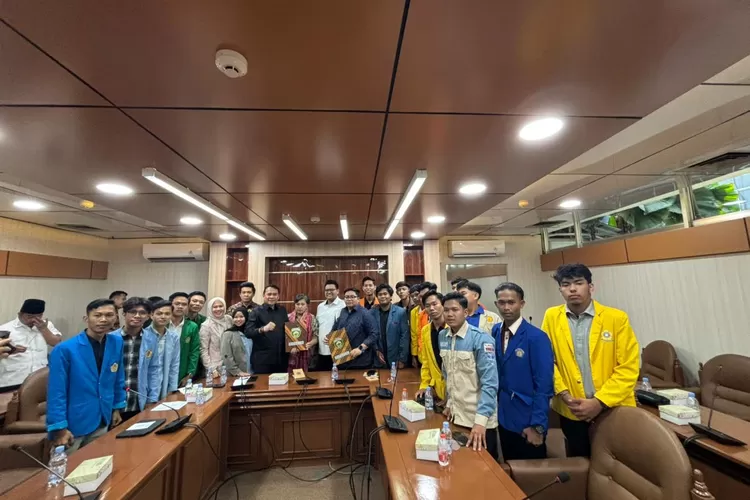 Ketua DPRD Provinsi Sumatera Selatan (Sumsel) Andie Dinialdie memenuhi janjinya untuk mengawal aspirasi mahasiswa hingga ke tingkat pusat (dok)