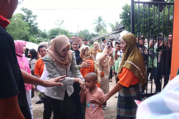 membahas solusi pengelolaan sampah modern yang berorientasi pada energi terbarukan. Dalam pertemuan hangat tersebut, Ratu Dewa menegaskan pentingnya dukungan regulasi dari pusat, khususnya melalui revisi Peraturan Presiden (Perpres) yang tengah dibahas.  (dok)