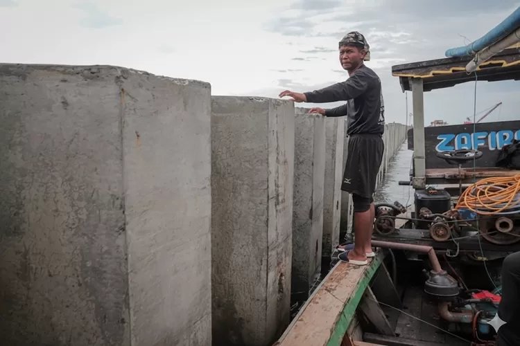 Nelayan Cilincing Tersudut: Tanggul Beton laut PT KCN dan Nasib yang Terpinggirkan (dok)