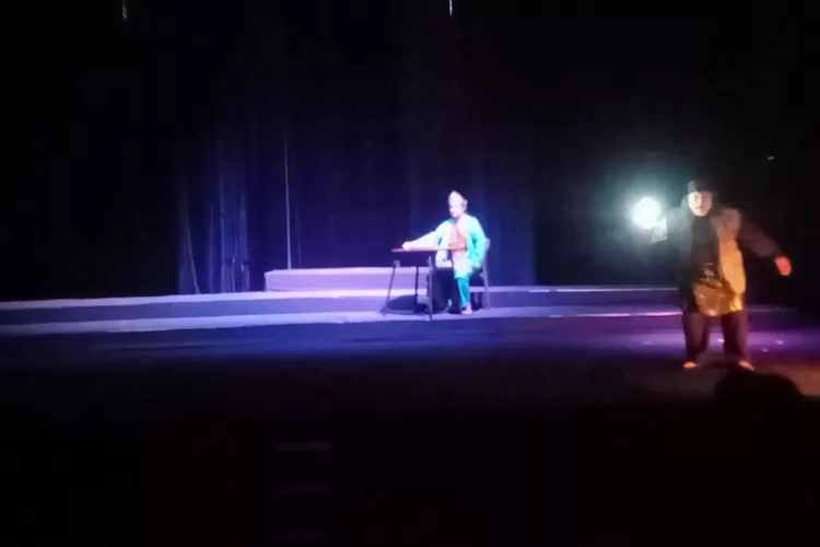 Menjawab Keterbatasan Infrastruktur Teater Sumsel Dengan Kemegahan Karya Pementasan Sultan Mahmud Badaruddin II Harimau Yang Tak Dapat Di Jinakkan Karya Vebri Al Lintani (doc)