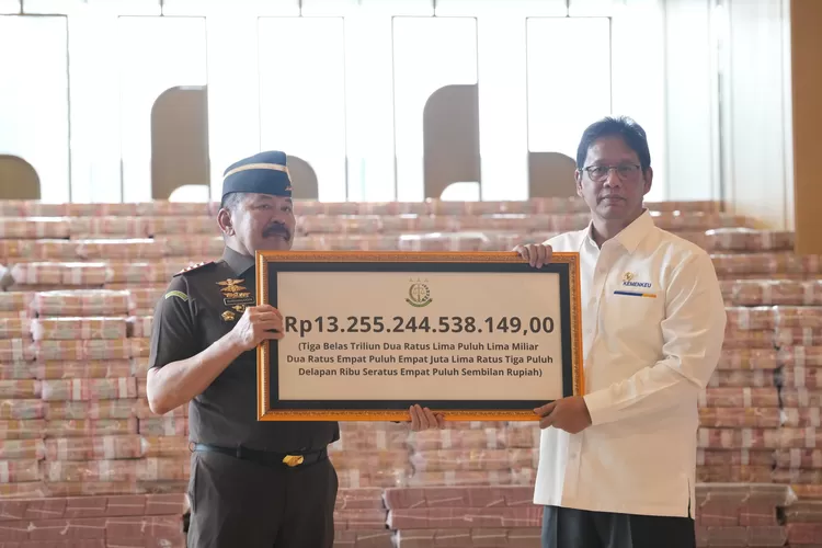 Rp13,2 Triliun Uang Negara Diselamatkan dari Skandal Minyak Goreng: Jejak Uang dari Sawit ke Kas Negara (dok)