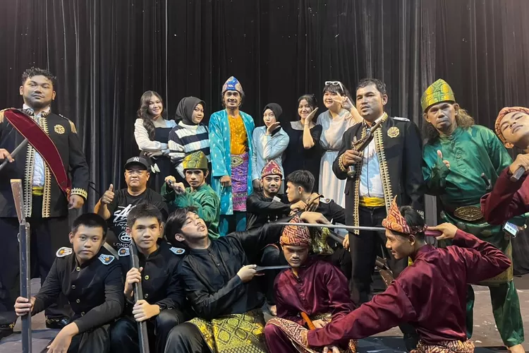 Sebagian para pemain SMB II: Harimau yang Tak Dapat Dijinakkan (dok)