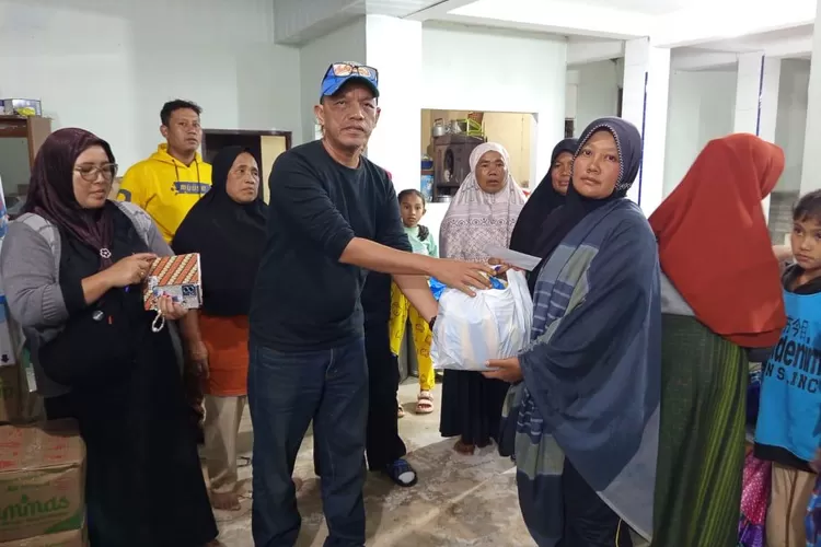 ADO Sumsel dan Aliansi Ojol Palembang Salurkan Bantuan kepada Warta Terdampak di Sumbar  (Dok Ist/KetikPos.com)