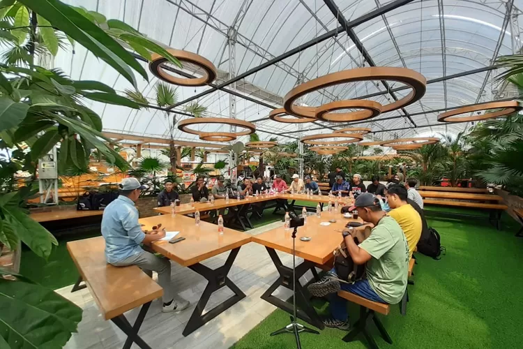 Flora Wisata D'Castello gelar kegiatan ngopi dan diskusi bareng puluhan jurnalis Subang