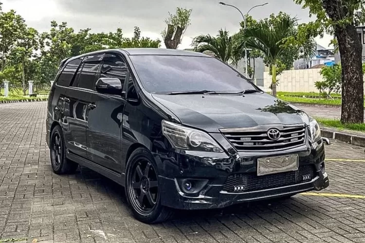 Sebulan Terjual Sampai 2.100 Unit, Simak Ulasan Innova Reborn Diesel ...