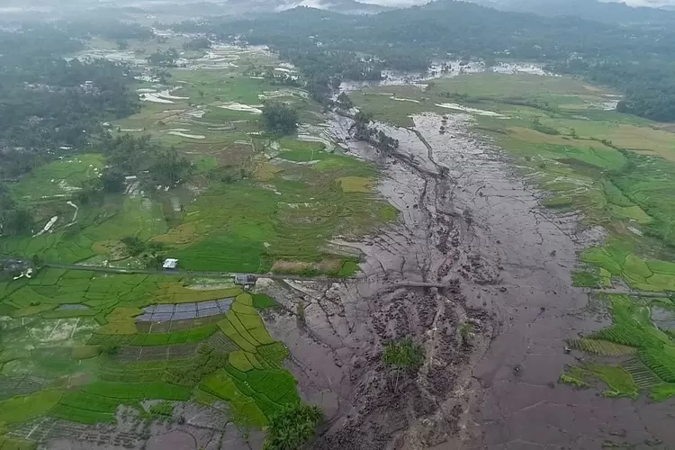 Banjir Lahar Dingin Melanda Sumatra Barat Orang Meninggal Dunia Dan