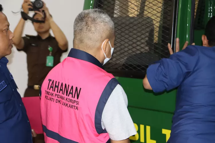 Mantan petinggi Indofarma ditetapkan tersangka korupsi dengan kerugian negara Rp 371 miliar. (Dok. Kejati DKI / HukamaNews.com)