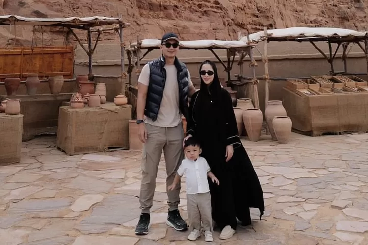 Nikita Willy ajak guru ngaji dari Arab untuk Baby Issa (instagram @nikitawillyofficial94)