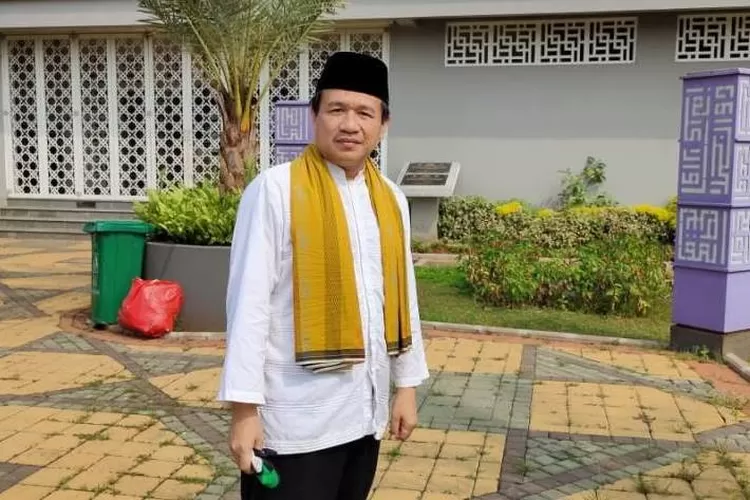 KH. Syamsul Yakin Penulis buku Milir