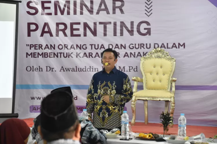 Seminar Parenting Peran Orangtua Dan Guru Dalam Membentuk Karakter Anak