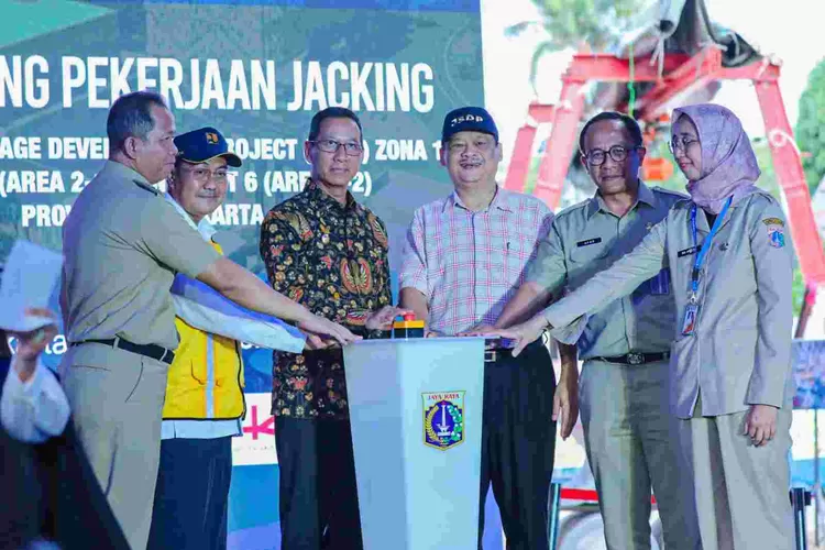 Pj. Gubernur Heru Launching Pekerjaan Konstruksi Jaringan Pipa Air Limbah Jakarta Sewerage Development Project (JSDP) Zone 1