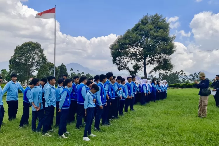 Siswa SMP Prima Cendeki Islami (PCI) ikuti kegiatan sekolah Alam - Foto: Istimewa