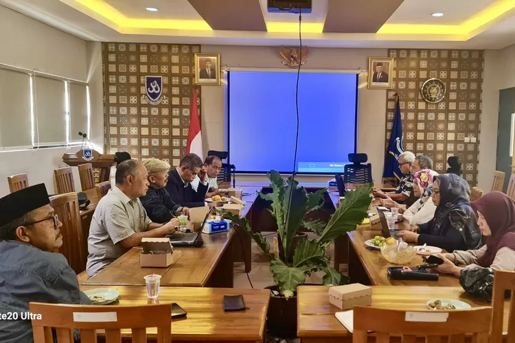 Diskusi Publik  di SMP Prima Cendekia Islami 