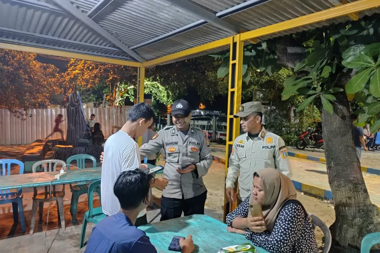 Polsek Kepulauan Seribu Selatan Gencarkan Patroli Malam Dialogis