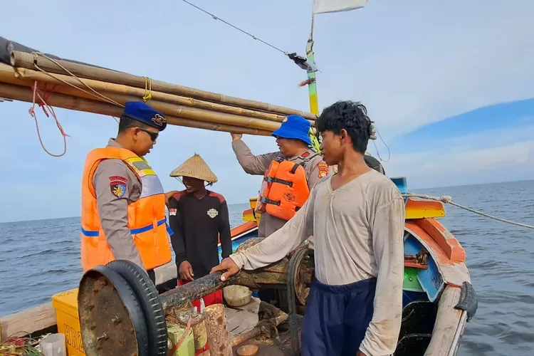 Patroli Satpolair  di Perairan Pulau Untung Jawa