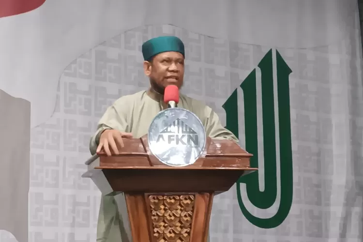 Pimpinan Pondok Pesantren (Ponpes) Nuu Waar Al Fatih Kaaffah Nusantara (AFKN) KH MZ Fadzlan R Garamatan