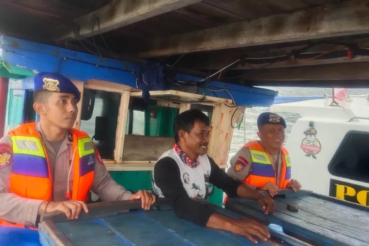Team Patroli Satpolair Polres Kepulauan Seribu Memperkuat Keamanan Laut di Pulau Lancang