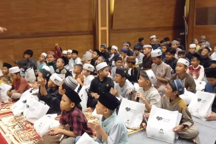 Ratusan anak yatim piatu buka puasa bersama di Hotel Diamond Samarinda - Foto: Istimewa