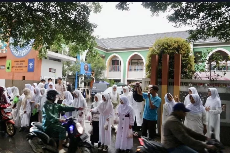 Siswa SMP Prima Cendekia Islami ikuti kegiatan Pesantren Ramadan - Foto: Istimewa 