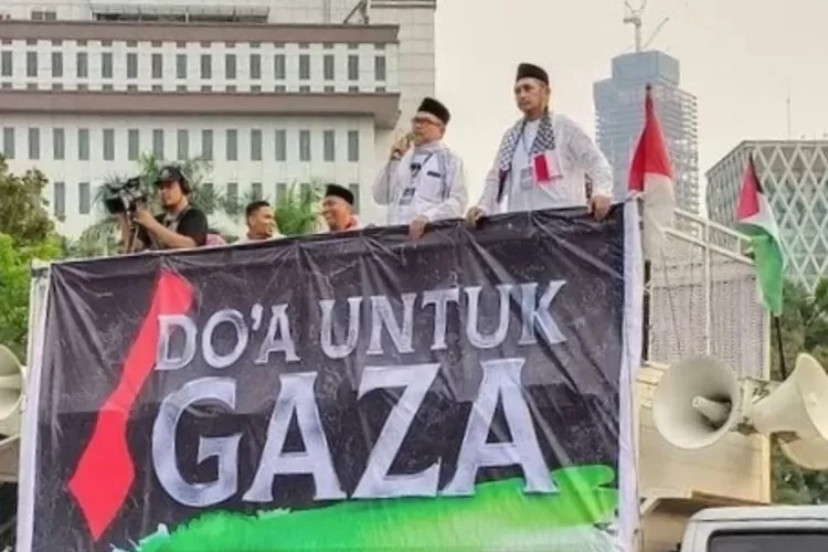 Ketua Umum PP Persis Ustaz Dr. Jeje Zaenudin ketika berorasi di Aksi Bela Palestina, di Medan Merdeka, Jakarta - Foto: Istimewa
