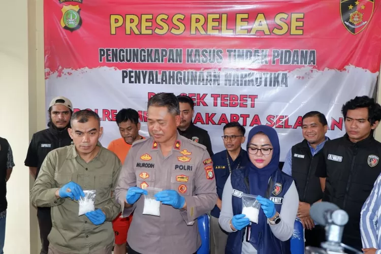 Kapolsek Tebet Kompol Murodih, S.E., M.Si,  dalam Kegiatan Konferensi Pers