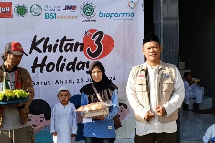  Khitan Holiday III di Pesantren Persis Rancabango Garut
