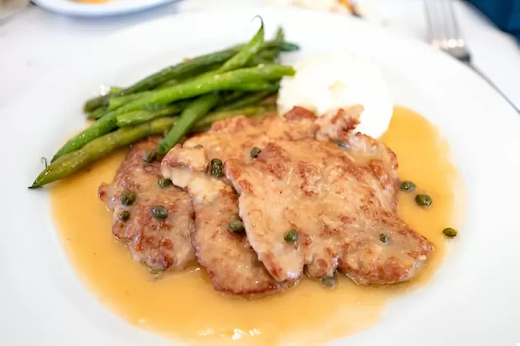 Ilustrasi masakan tumis buncis. (Kredit: Getty Images/Veal Piccata)