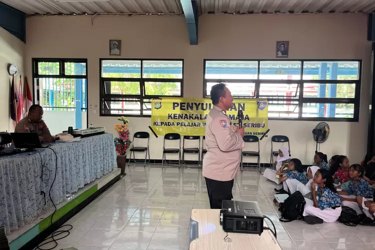 Bhabinkamtibmas Pulau Pramuka Berikan Edukasi Kenakalan Remaja dan Bahaya Narkotika di SMPN 133