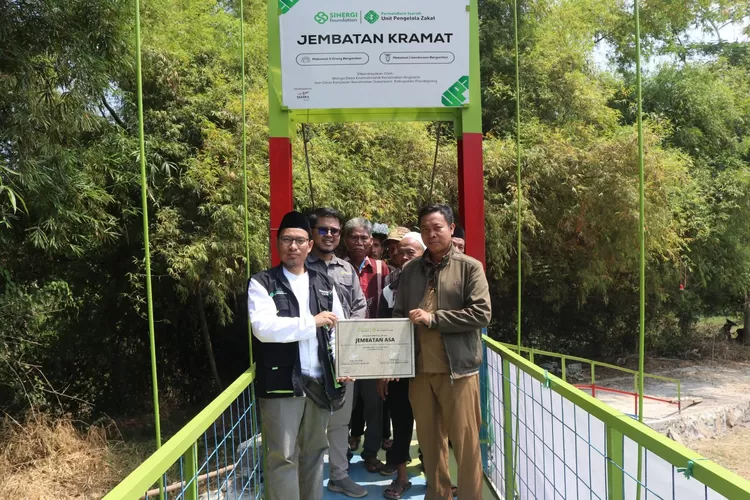 Peresmian Jembatan Kramat, yang menghubungkan Kecamatan Angsana dan Sukaresmi tersebut telah diperbaiki oleh Sinergi Foundation yang bekerjasama dengan UPZDK Permata Bank Syariah