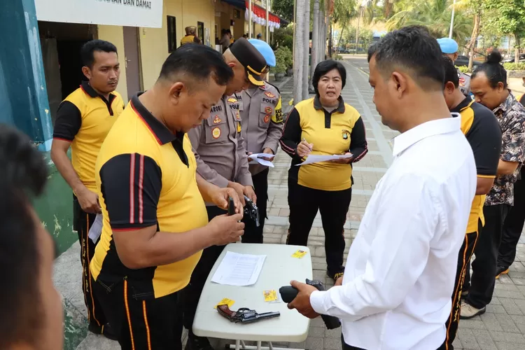 Polres Kepulauan Seribu Lakukan Pengecekan Senpi Anggota di Marina Ancol