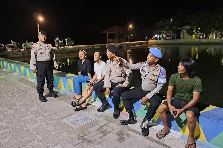 Polsek Kepulauan Seribu Utara Gelar Patroli Malam Perintis Presisi untuk Antisipasi Gangguan Kamtibmas